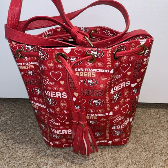 San Francisco 49ers, Logo Love Cinch Purse Crossbody Bag Vegan Leather NWOT - Picture 5 of 9